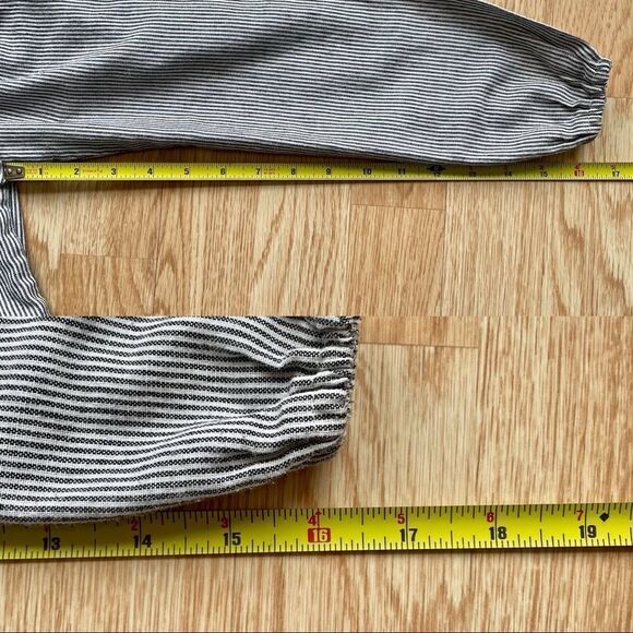 Brandy Melville Black/White Off the Shoulder Top - Picture 12 of 13